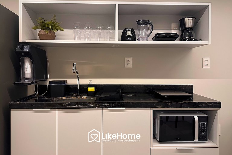 Flat à 50m da praia com área externa - LikeHome