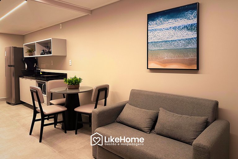 Flat à 50m da praia com área externa - LikeHome