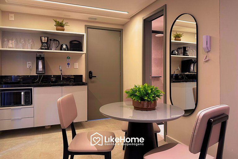 Flat c/ varanda no Hit - LikeHome Hospedagens