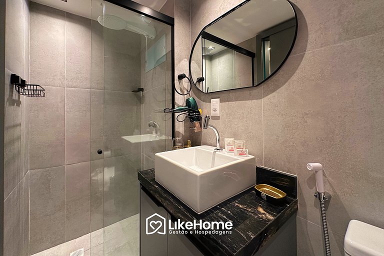 Flat p/ 2 na orla com piscina vista mar - LikeHome
