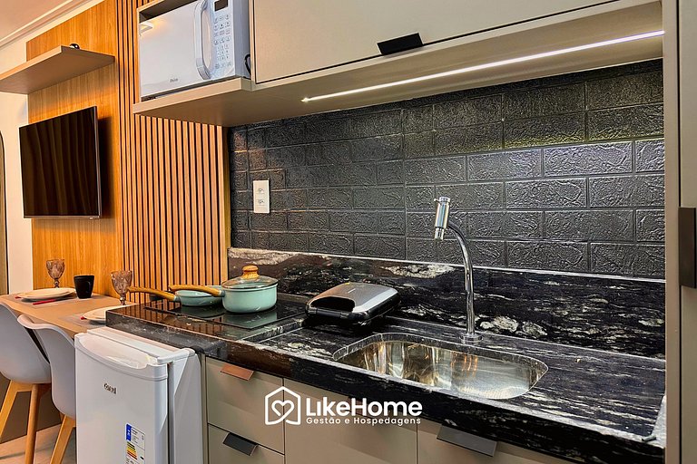 Belo e Encantador Flat 50 m da praia - LikeHome