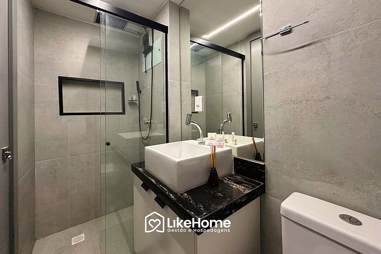 Belo e Encantador Flat 50 m da praia - LikeHome