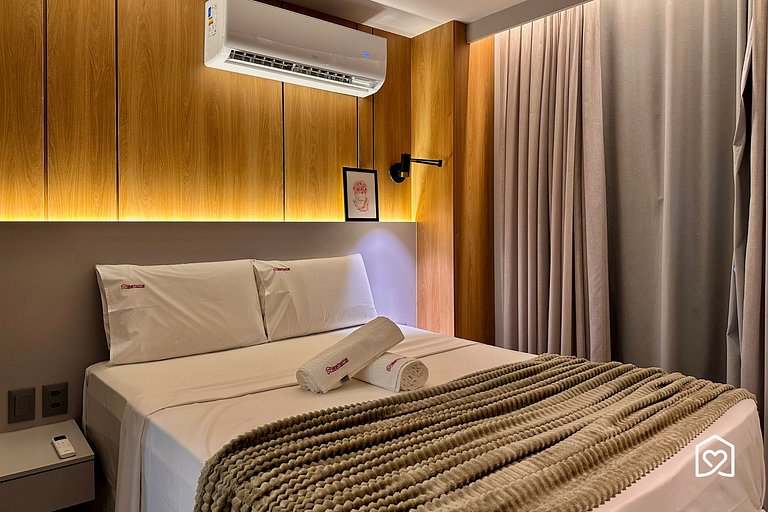 Flat com varanda vista piscina no Bessa - LikeHome