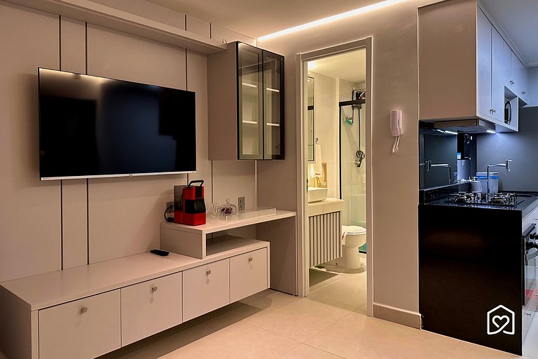 Flat com varanda vista piscina no Bessa - LikeHome