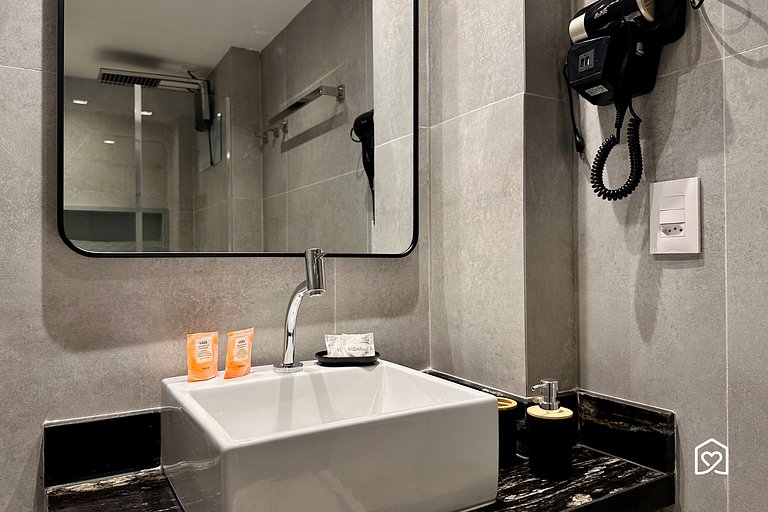 Flat planejado a poucos metros da praia - LikeHome