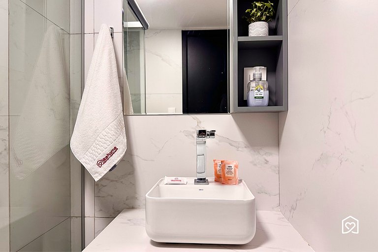 Incrível flat c/ vista cidade em Tambaú - LikeHome