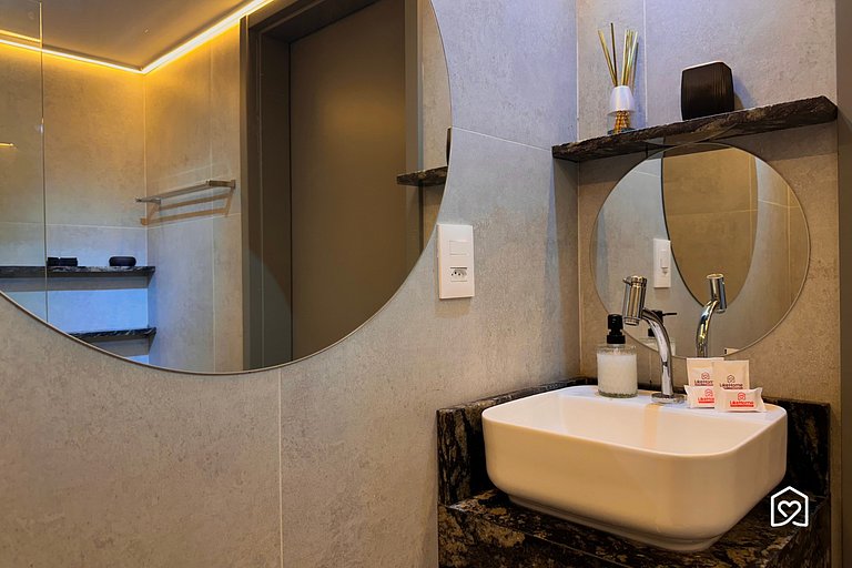 Espaçoso Flat 50 m da praia Cabo Branco - LikeHome