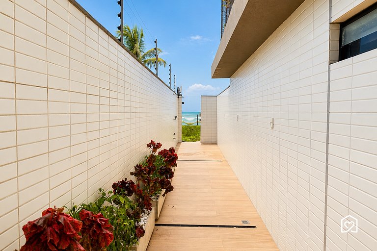 Seafront flat in Bessa with sea view - LikeHome