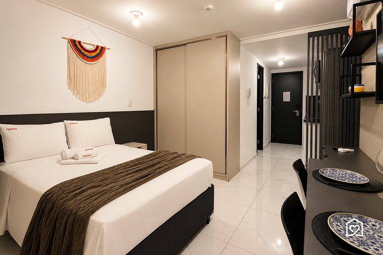 Flat c/ varanda espaçoso Tambaú praia - LikeHome