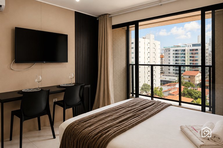 Flat c/ varanda espaçoso Tambaú praia - LikeHome