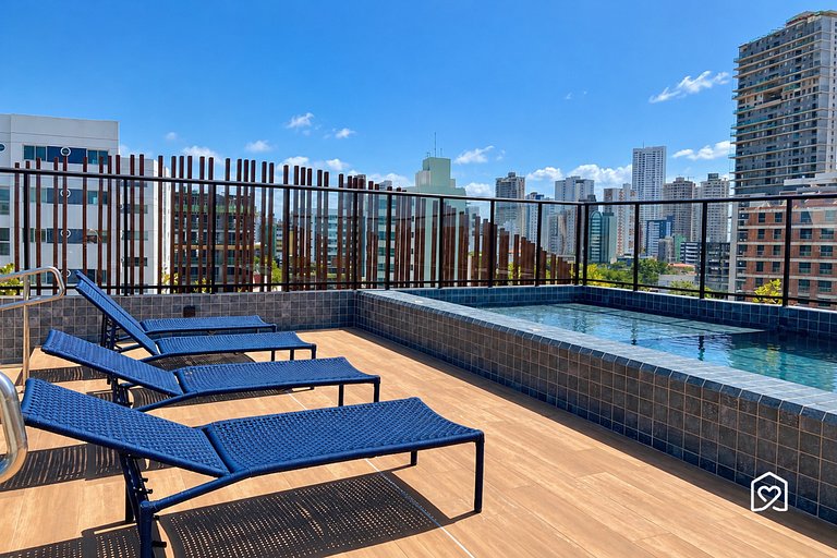 Maui | Flats near Bessa Beach with Pool