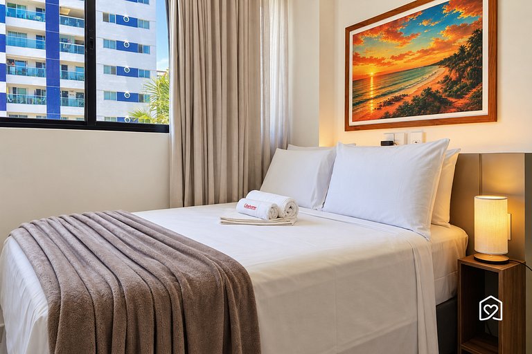 Flat w pool and rooftop w sea view near the beach